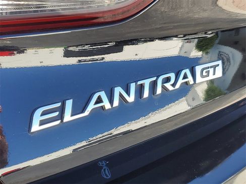 Used 2018 Hyundai Elantra GT image 8