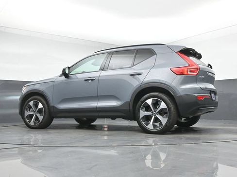 Used 2023 Volvo XC40 B5 Plus w/ Protection Package Premier AWD/4WD image 14