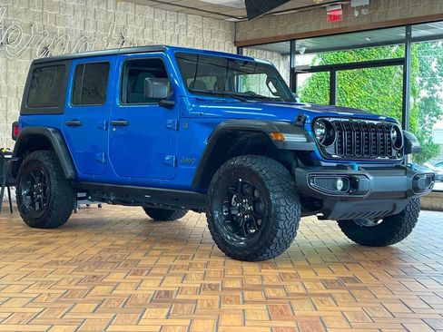 Used 2024 Jeep Wrangler Unlimited AWD/4WD image 8