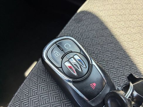 Used 2025 Buick Encore GX Preferred AWD/4WD image 23