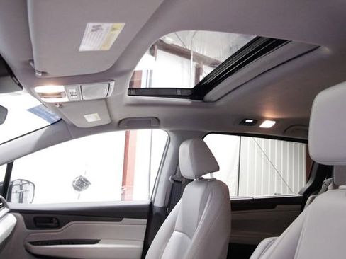 Certified 2024 Honda Odyssey EX-L image 40