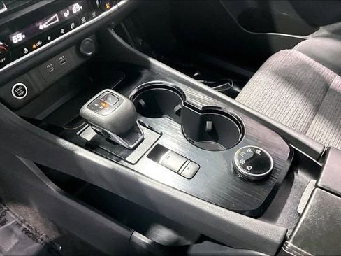 Used 2021 Nissan Rogue S AWD/4WD image 18