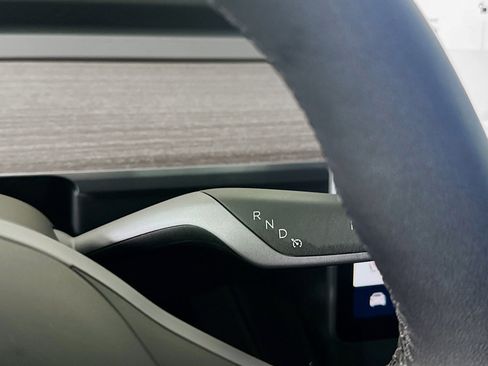 Used 2025 Tesla Model Y Long Range image 25