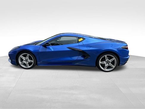 Used 2023 Chevrolet Corvette Stingray Coupe w/ 1LT RWD image 2