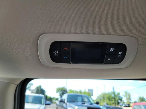 Used 2021 Chrysler Voyager LX image 30