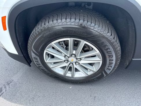 Used 2022 Chevrolet Traverse LT FWD image 39