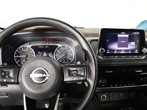 Used 2022 Nissan Rogue SV AWD/4WD image 16