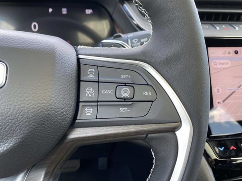 New 2026 Jeep Grand Cherokee Altitude image 15