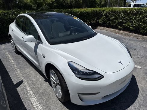 Used 2019 Tesla Model 3 Standard Range Plus RWD image 2