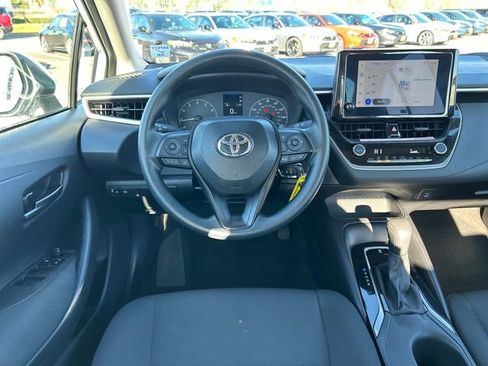 Used 2025 Toyota Corolla LE image 21