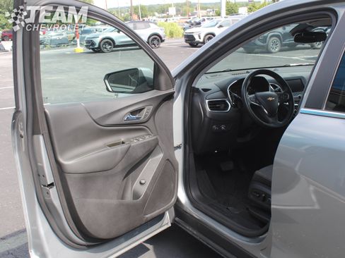 Certified 2024 Chevrolet Equinox LT w/ LPO, Floor Liner Package FWD image 10