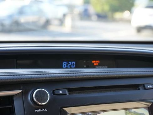 Used 2017 Toyota Highlander LE FWD image 33