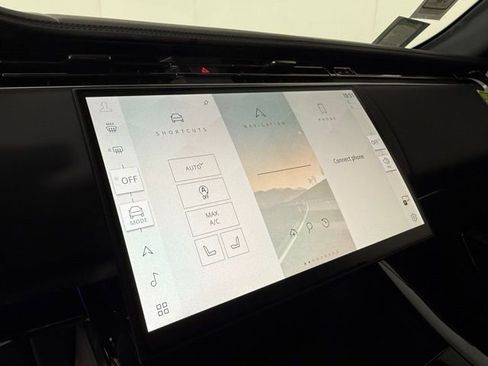 New 2025 Land Rover Range Rover Sport Dynamic SE image 17