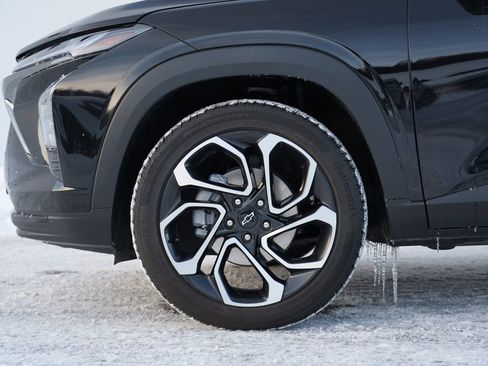 Used 2025 Chevrolet Trax RS w/ Sunroof Package image 11