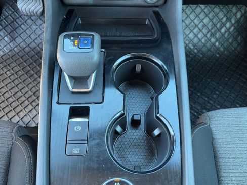 Used 2022 Nissan Rogue SV image 27