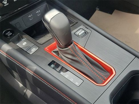 New 2025 Nissan Kicks SR image 15
