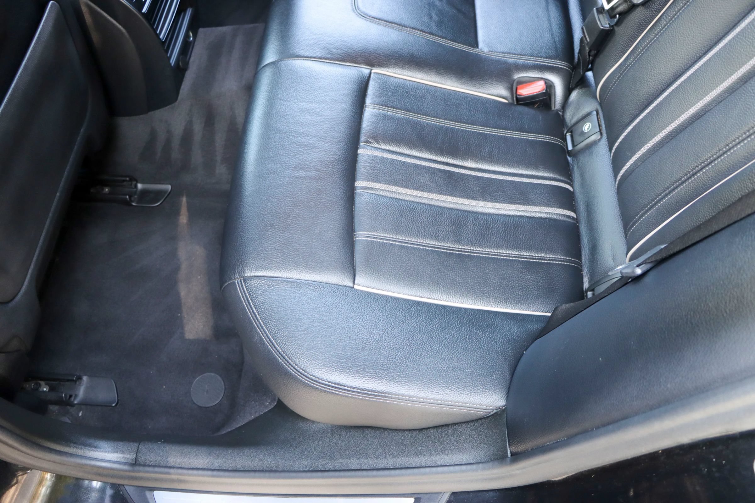 Used 2019 BMW 530e w/ Convenience Package RWD image 18