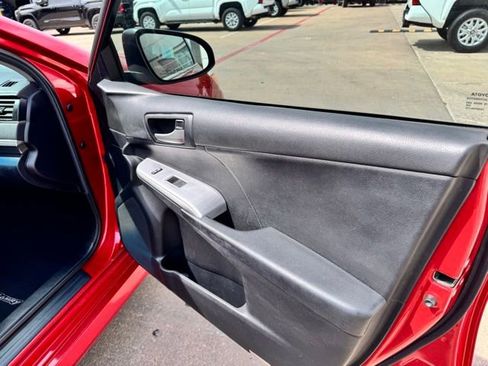 Used 2012 Toyota Camry SE FWD image 13