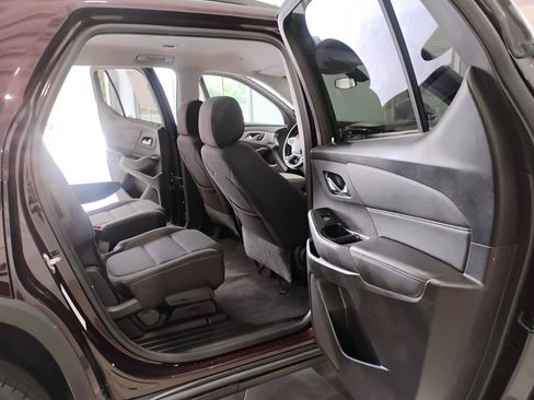 Used 2021 Chevrolet Traverse LT FWD image 83