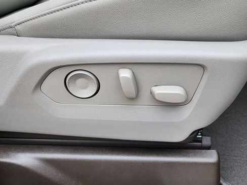 New 2026 GMC Sierra 1500 SLT w/ SLT Premium Plus Package AWD/4WD image 39