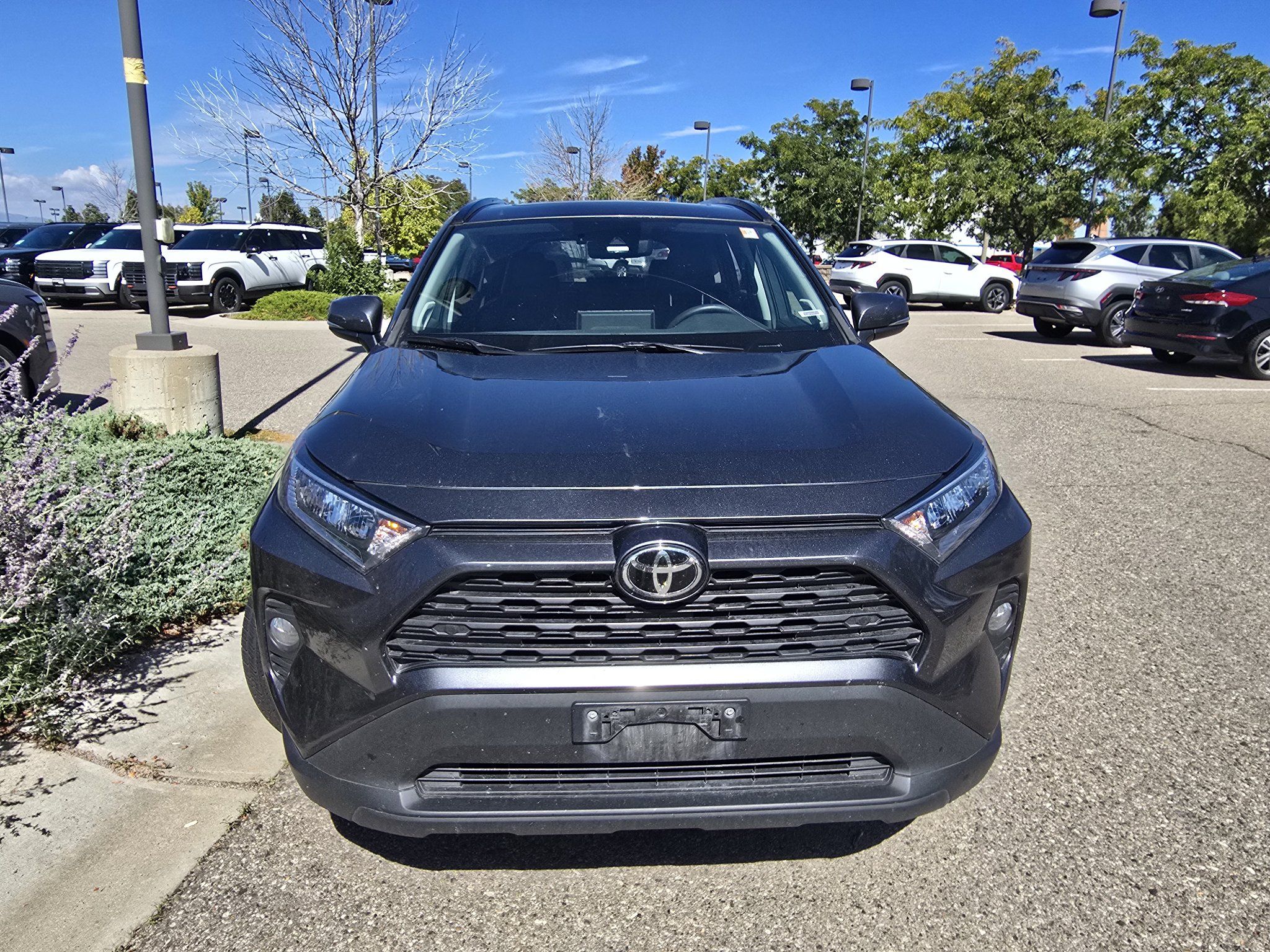 Used 2020 Toyota RAV4 XLE Premium AWD/4WD image 9