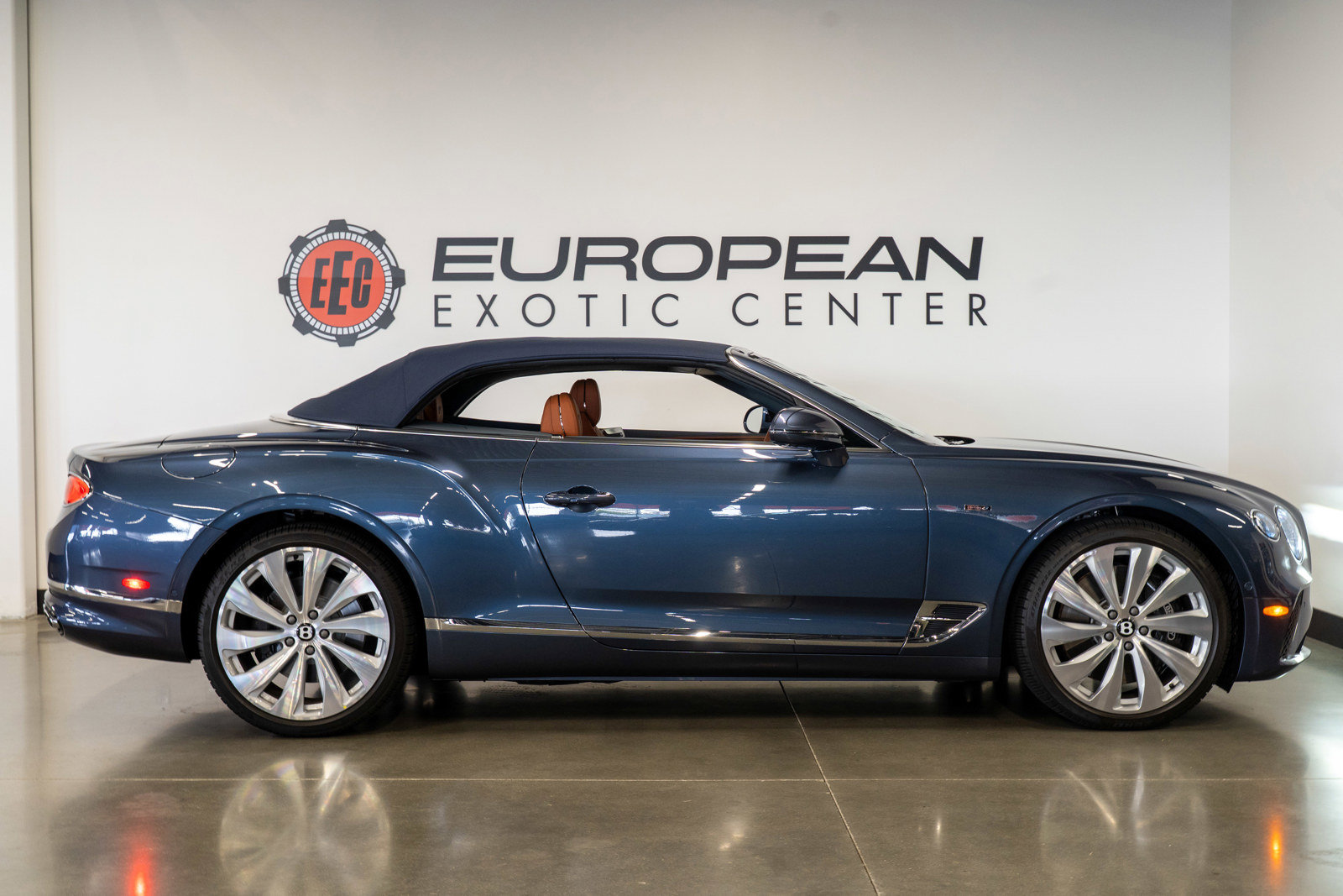 Used 2024 Bentley Continental GT V8 AWD/4WD image 5