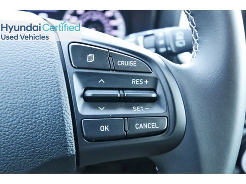 Certified 2022 Hyundai Venue Limited w/ Cargo Package FWD image 19