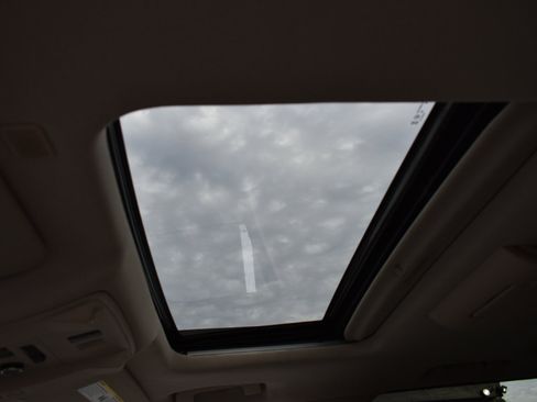 Used 2020 Cadillac Escalade ESV Premium Luxury image 45