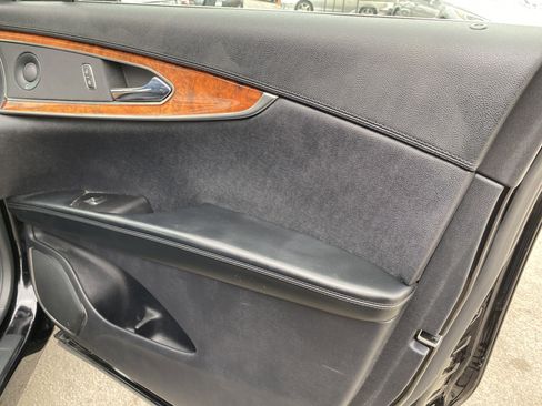 Used 2019 Lincoln Nautilus Reserve image 23