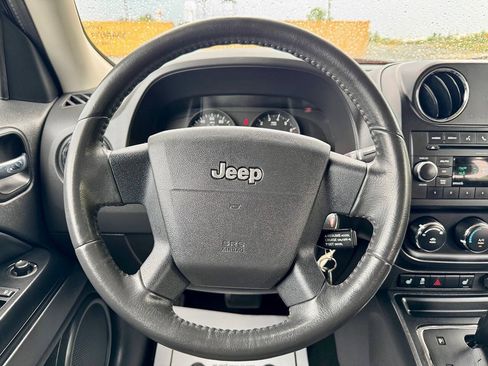 Used 2010 Jeep Patriot Latitude AWD/4WD image 15