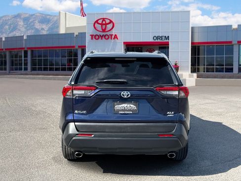 Used 2024 Toyota RAV4 XLE AWD/4WD image 4