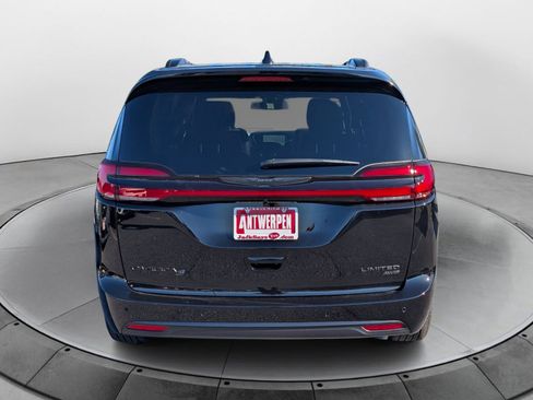 New 2026 Chrysler Pacifica Limited w/ S Appearance Package AWD/4WD image 4