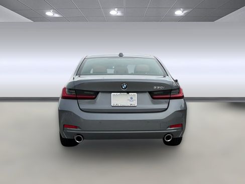 Used 2026 BMW 330i Sedan w/ Premium Package RWD image 9