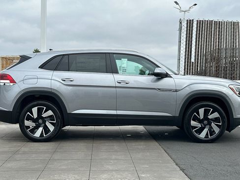 New 2026 Volkswagen Atlas Cross Sport SE FWD image 4