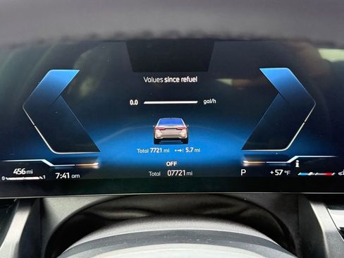 Used 2025 BMW 530i image 25