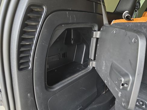 Used 2021 Chrysler Pacifica Pinnacle FWD image 11