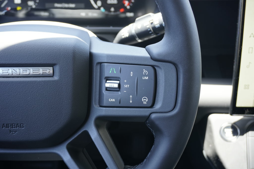 New 2026 Land Rover Defender 110 X-Dynamic SE AWD/4WD image 13