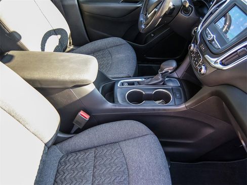 Used 2022 Chevrolet Equinox LT image 16