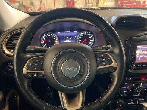 Used 2017 Jeep Renegade Limited image 17
