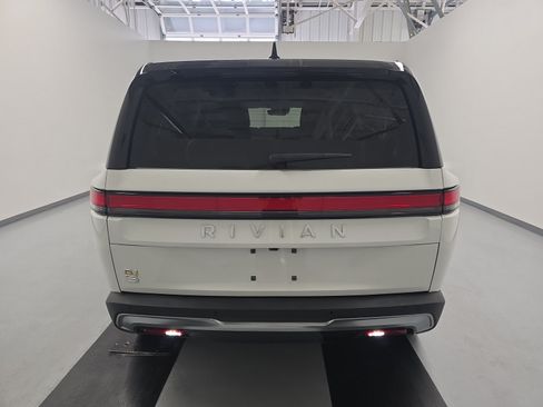 Used 2024 Rivian R1S Adventure AWD/4WD image 4