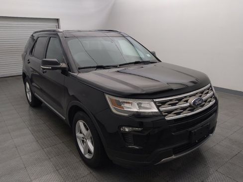 Used 2018 Ford Explorer XLT w/ Equipment Group 201A FWD image 13