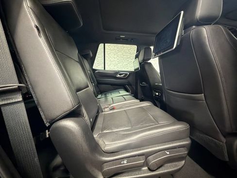 Used 2021 Chevrolet Tahoe Z71 w/ Z71 Signature Package AWD/4WD image 13