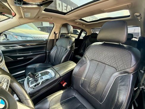 Used 2017 BMW 740i image 16
