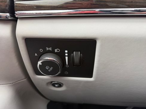 Used 2019 Jeep Grand Cherokee Summit AWD/4WD image 13