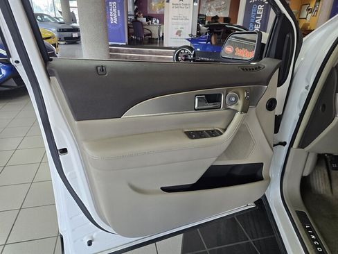 Used 2014 Lincoln MKX AWD w/ Equipment Group 102A image 7