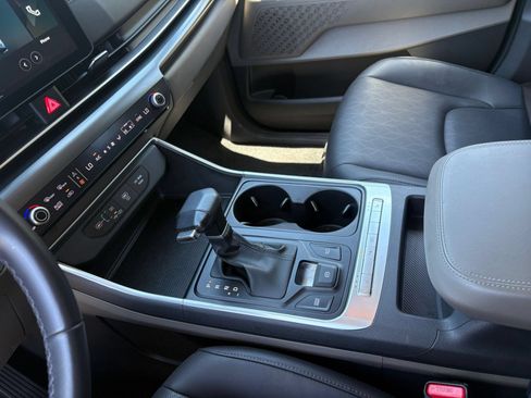 Used 2026 Kia Carnival FWD image 44