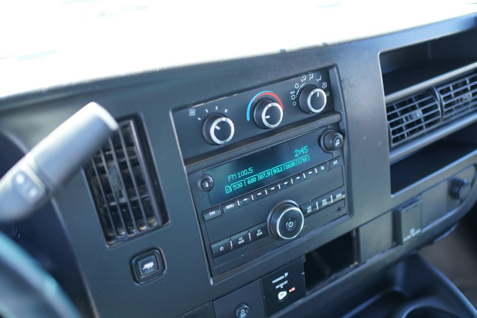 Used 2023 Chevrolet Express 3500 w/ Power Convenience Package RWD image 21