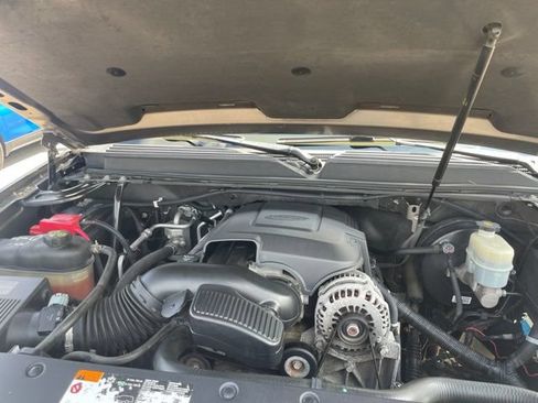 Used 2011 Chevrolet Tahoe LT AWD/4WD image 45