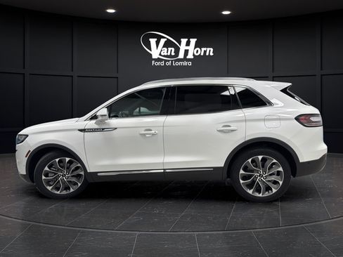 Used 2023 Lincoln Nautilus Reserve w/ Equipment Group 201A AWD/4WD image 4