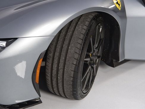 Used 2023 Ferrari SF90 Spider image 32